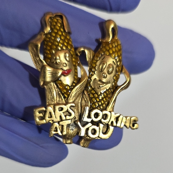 Fall Harvest Corn Brooch – Gold-Tone Yellow Farm-Themed Pin Jewelry - Picture 7 of 10